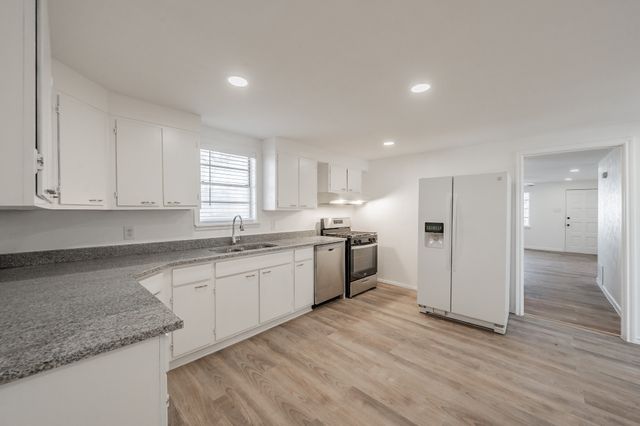 227 S Justin Avenue, Dallas, TX 75211