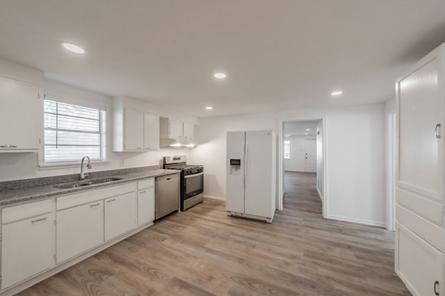 227 S Justin Avenue, Dallas, TX 75211