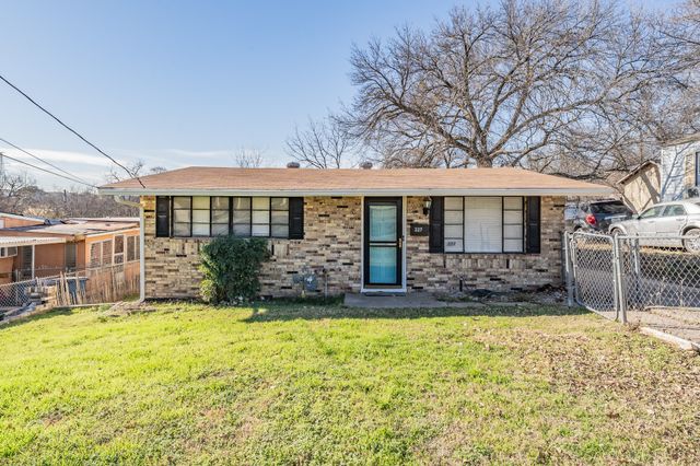 227 S Justin Avenue, Dallas, TX 75211