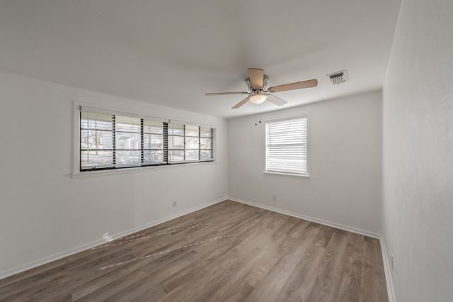 227 S Justin Avenue, Dallas, TX 75211