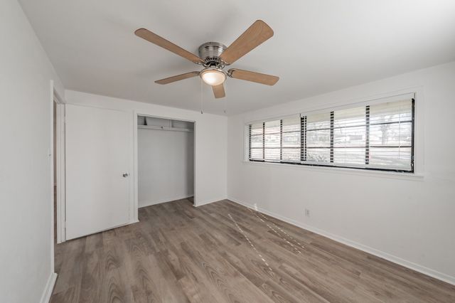 227 S Justin Avenue, Dallas, TX 75211