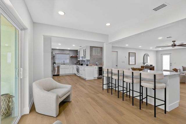 2206 SW 20th Way, Boynton Beach, FL 33426