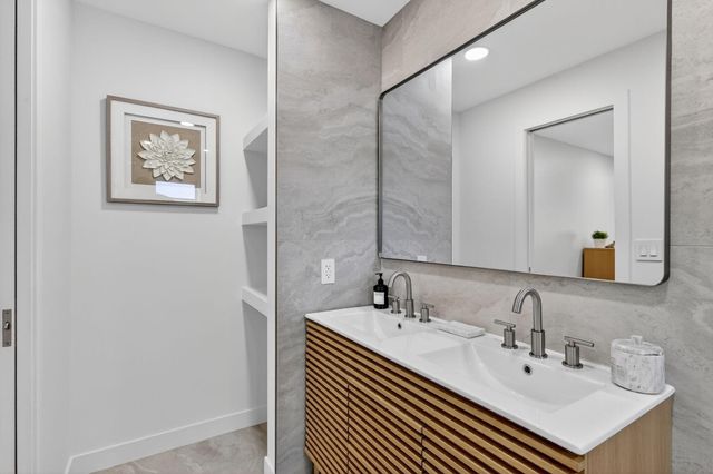 2206 SW 20th Way, Boynton Beach, FL 33426