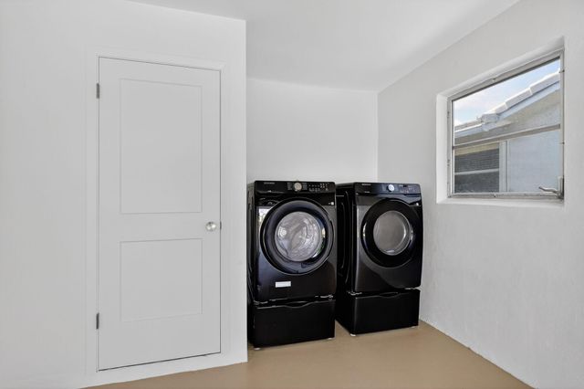 2206 SW 20th Way, Boynton Beach, FL 33426