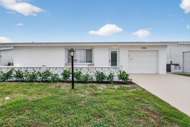 2206 SW 20th Way, Boynton Beach, FL 33426