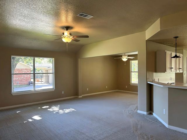 216 Sleepy Hollow Drive, Lake Jackson, TX 77566