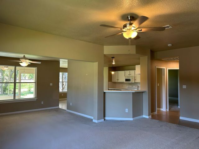 216 Sleepy Hollow Drive, Lake Jackson, TX 77566