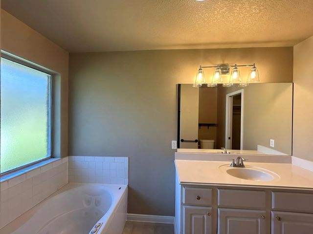 216 Sleepy Hollow Drive, Lake Jackson, TX 77566