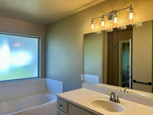 216 Sleepy Hollow Drive, Lake Jackson, TX 77566