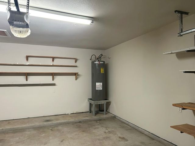 216 Sleepy Hollow Drive, Lake Jackson, TX 77566