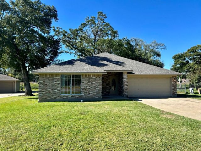 216 Sleepy Hollow Drive, Lake Jackson, TX 77566