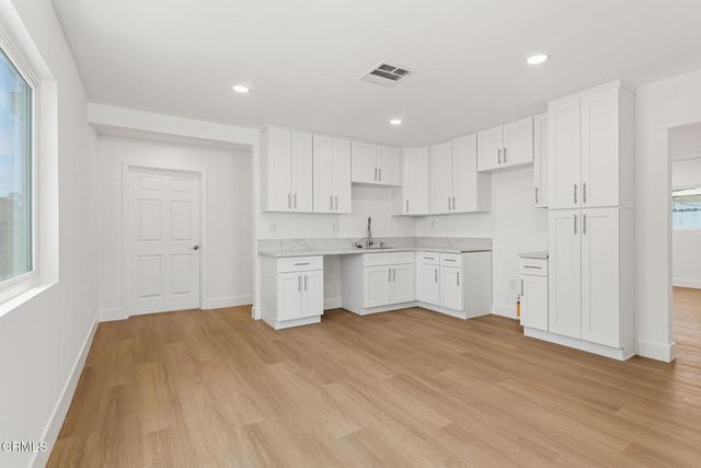 22016 Schoolcraft Street, Los Angeles, CA 91303