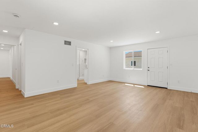 22016 Schoolcraft Street, Los Angeles, CA 91303