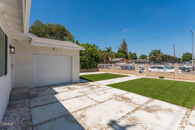 22016 Schoolcraft Street, Los Angeles, CA 91303