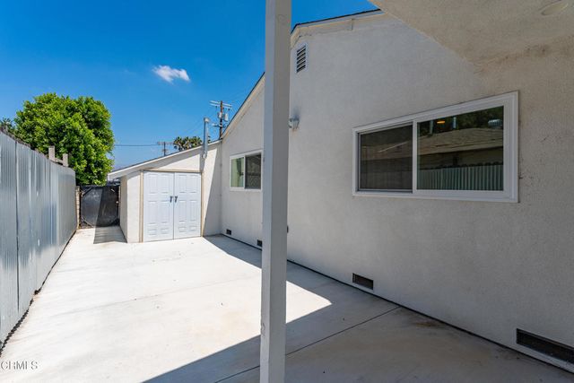 22016 Schoolcraft Street, Los Angeles, CA 91303