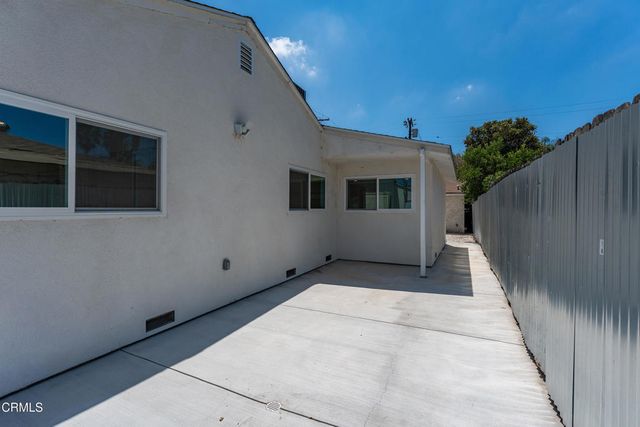 22016 Schoolcraft Street, Los Angeles, CA 91303