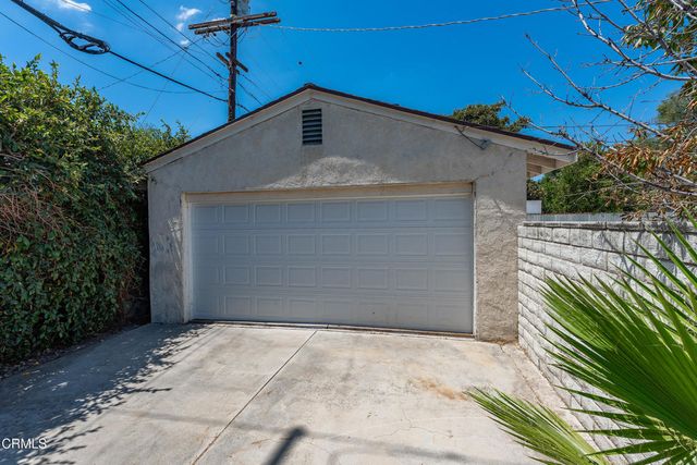 22016 Schoolcraft Street, Los Angeles, CA 91303
