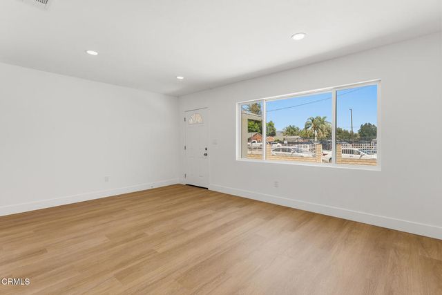 22016 Schoolcraft Street, Los Angeles, CA 91303