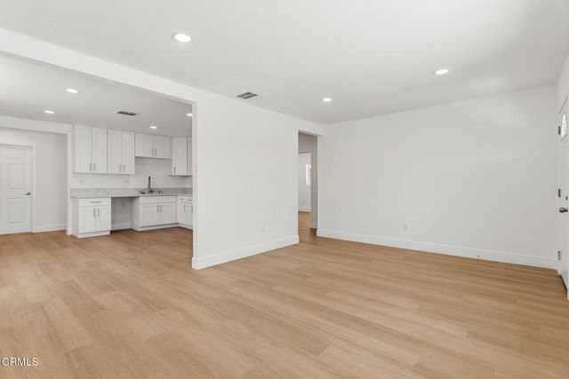 22016 Schoolcraft Street, Los Angeles, CA 91303