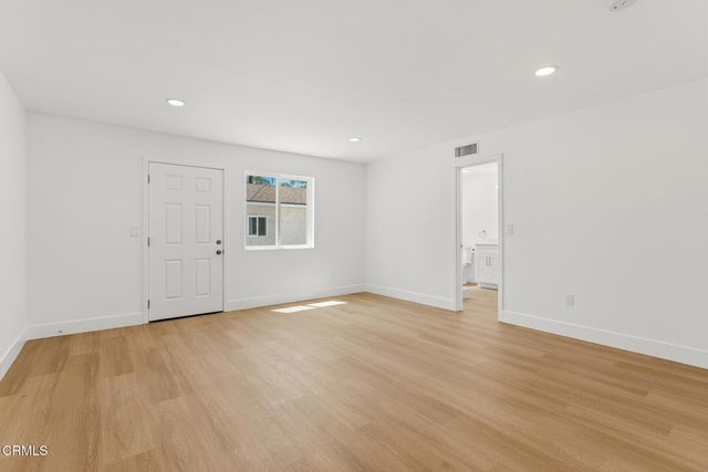 22016 Schoolcraft Street, Los Angeles, CA 91303
