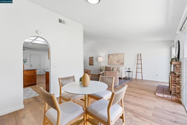 3167 Osuna Way, Sacramento, CA 95833