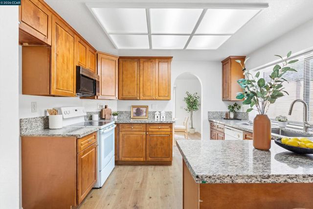 3167 Osuna Way, Sacramento, CA 95833