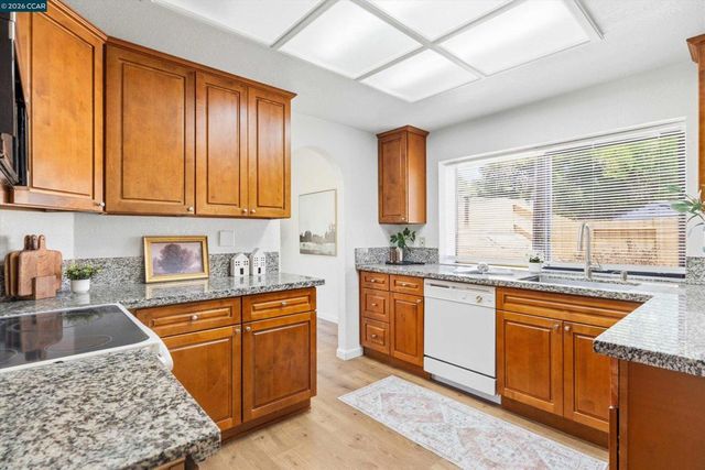 3167 Osuna Way, Sacramento, CA 95833