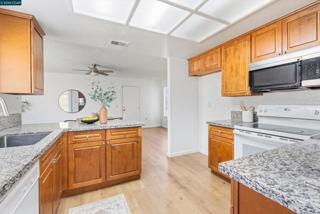 3167 Osuna Way, Sacramento, CA 95833