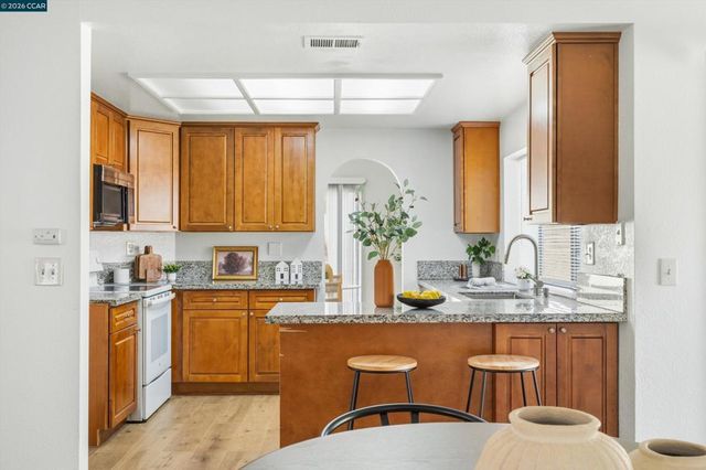 3167 Osuna Way, Sacramento, CA 95833