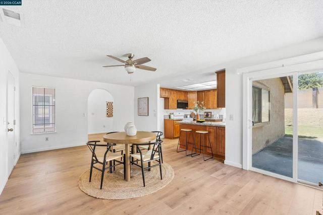3167 Osuna Way, Sacramento, CA 95833