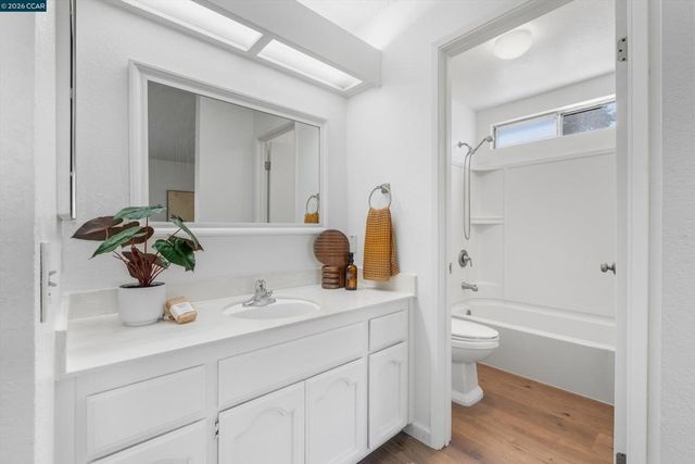 3167 Osuna Way, Sacramento, CA 95833