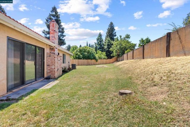 3167 Osuna Way, Sacramento, CA 95833