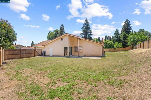 3167 Osuna Way, Sacramento, CA 95833