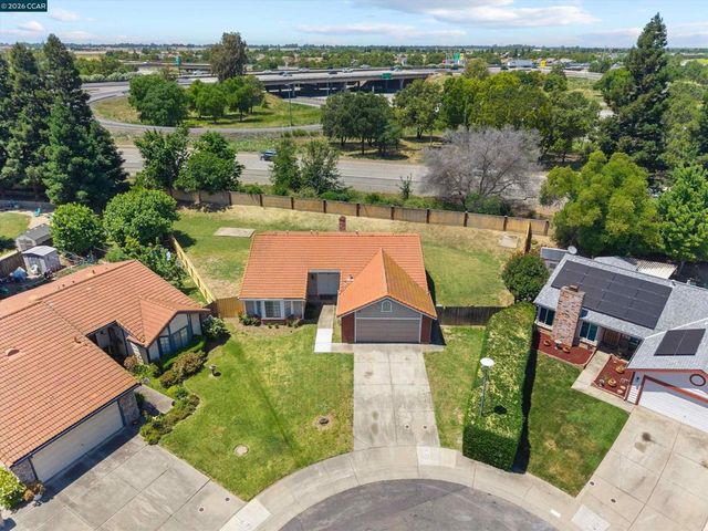 3167 Osuna Way, Sacramento, CA 95833