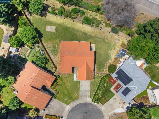 3167 Osuna Way, Sacramento, CA 95833