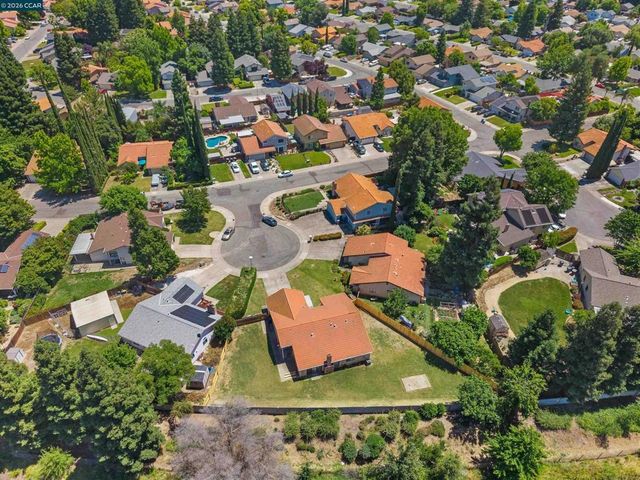 3167 Osuna Way, Sacramento, CA 95833