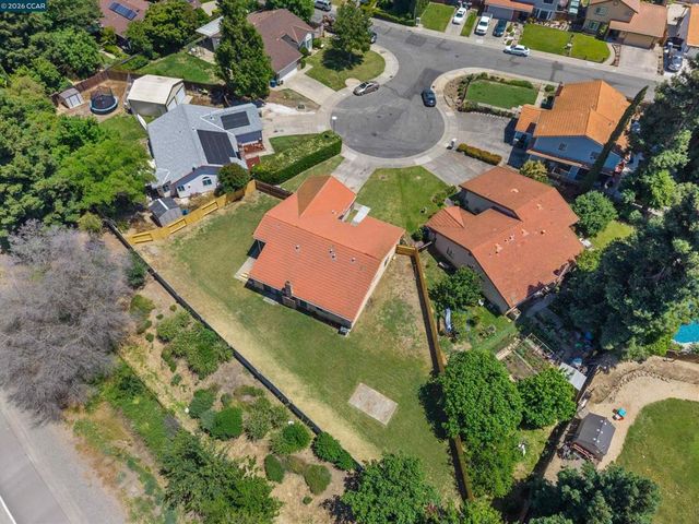 3167 Osuna Way, Sacramento, CA 95833