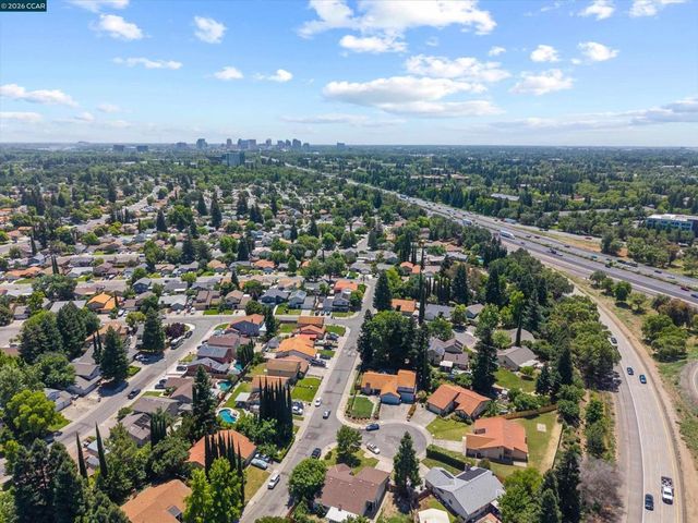 3167 Osuna Way, Sacramento, CA 95833