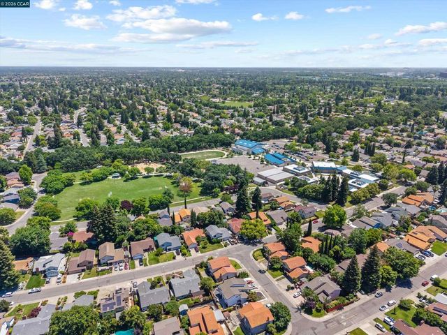 3167 Osuna Way, Sacramento, CA 95833