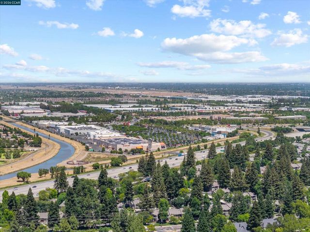 3167 Osuna Way, Sacramento, CA 95833