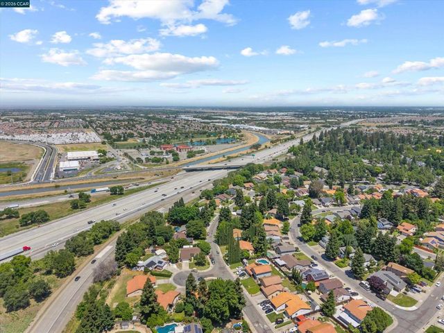 3167 Osuna Way, Sacramento, CA 95833