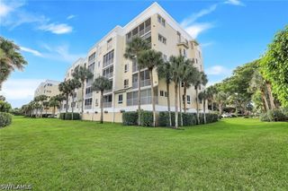 7655 Pebble Creek CIR 404, Naples, FL 34108