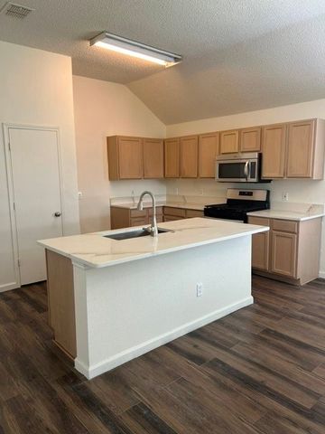 7409 Marsland Lane, Arlington, TX 76001