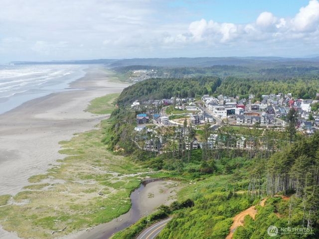 127 Pickler Bend, Pacific Beach, WA 98571