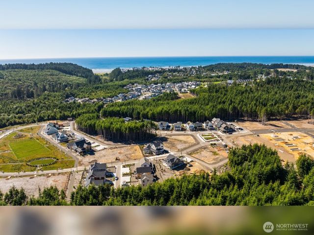 127 Pickler Bend, Pacific Beach, WA 98571