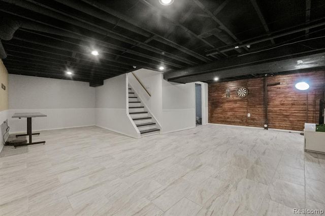 1916 Squirrel Valley Drive, Bloomfield Hills, MI 48304