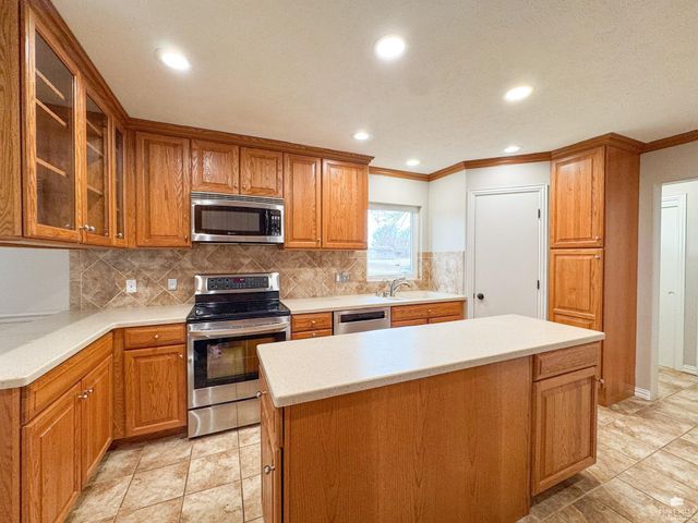 2424 Rogers Boulevard, Manhattan, KS 66502