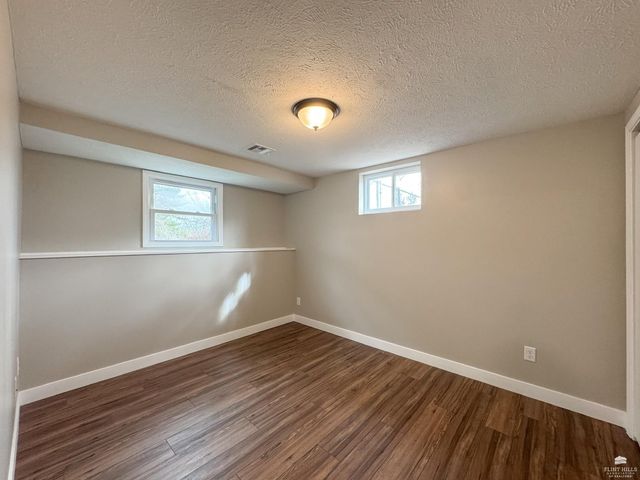 2424 Rogers Boulevard, Manhattan, KS 66502