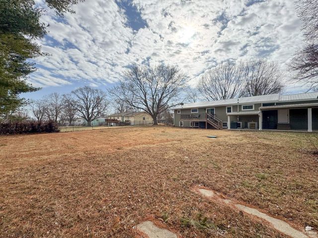 2424 Rogers Boulevard, Manhattan, KS 66502