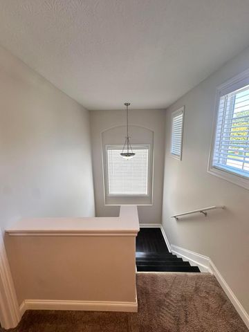 168 Winding Valley Drive, Delaware, OH 43015